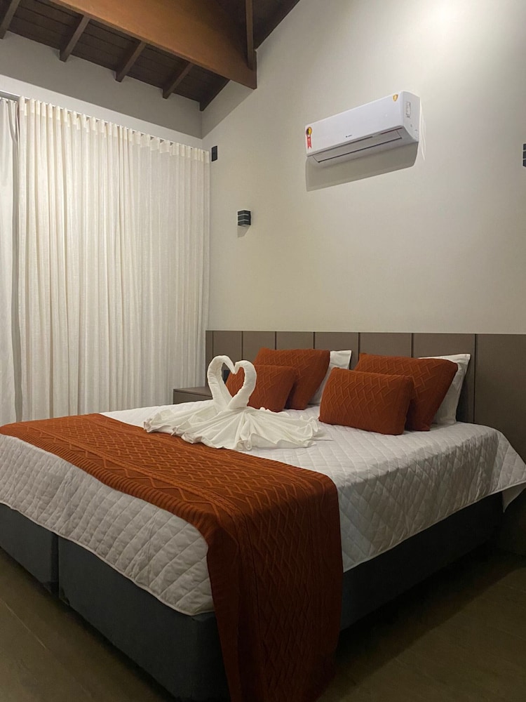 Deluxe Double or Twin Room photo 1