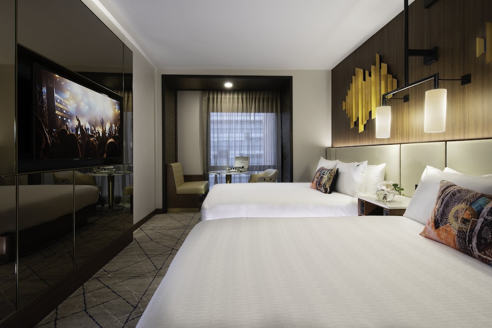 Deluxe Queens, 2 Queen Beds - Photo 3