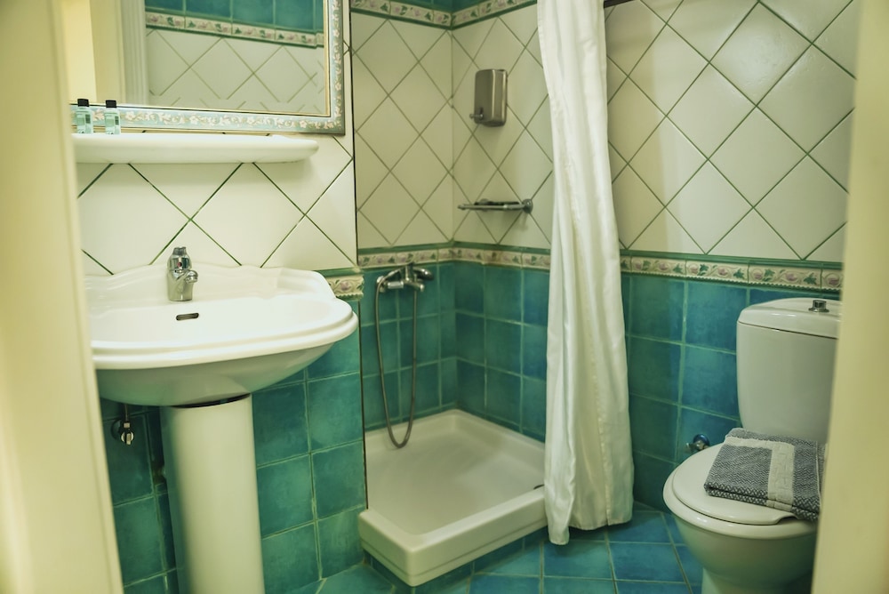 Economy Double or Twin Room photo 2