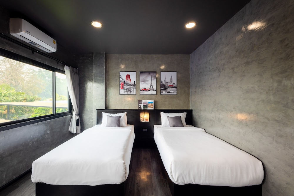 Standard Twin Room - Photo 5