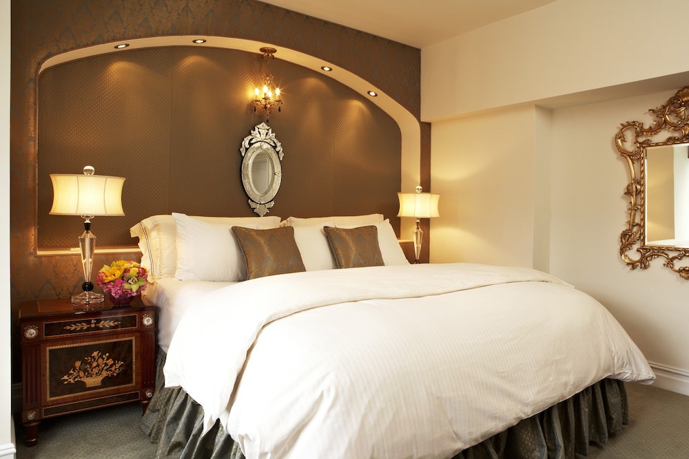 Luxury Two Bedroom Suite photo 2