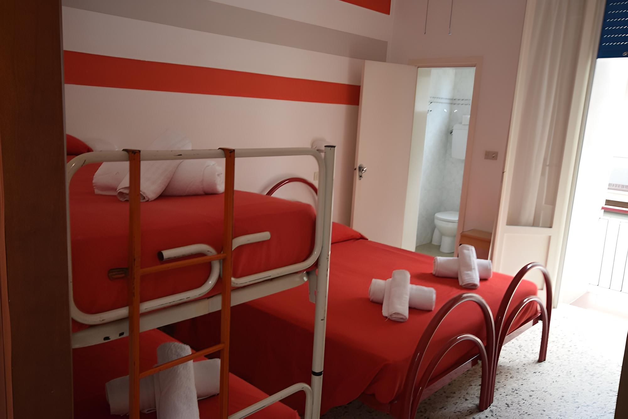 Family Quadruple Room, Connecting Rooms photo 2