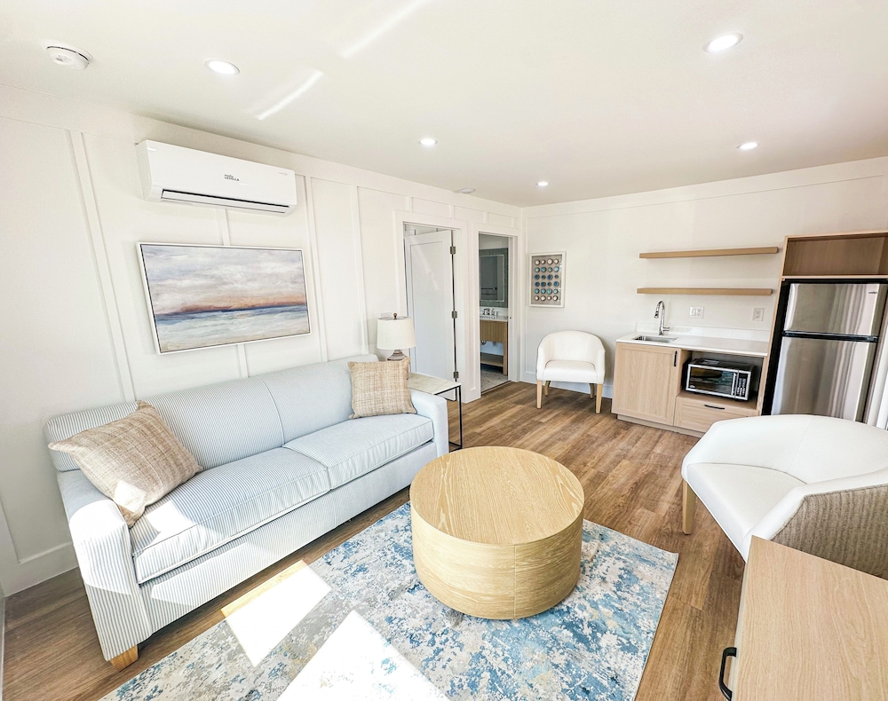 Offshore King Suite(Family Friendly, Not Pet Friendly) - Photo 6