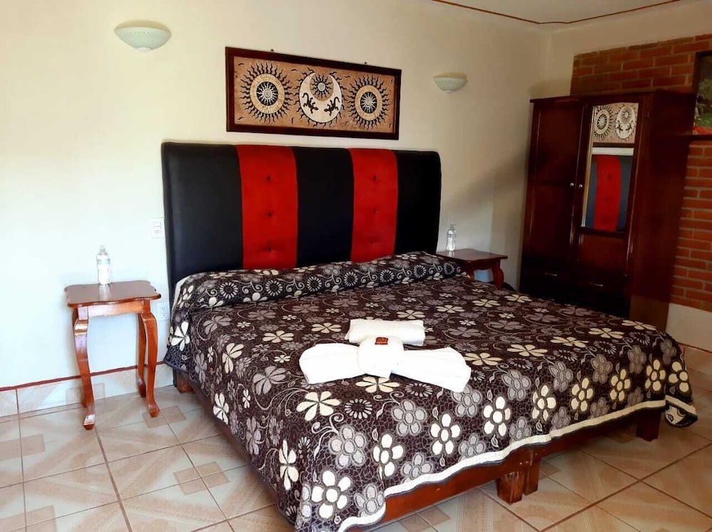 Basic Room, 1 King Bed photo 1