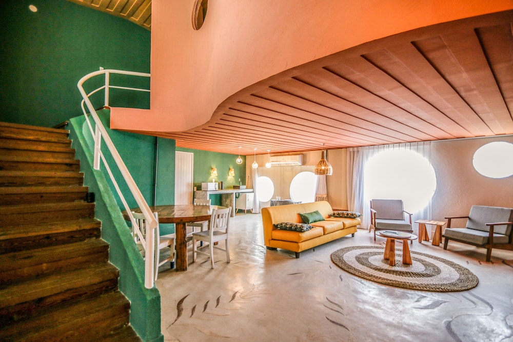 Loft - Photo 1