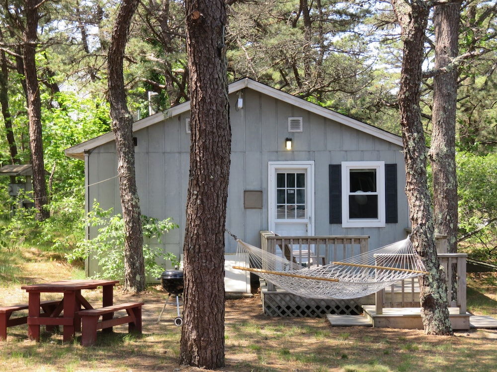 Classic Cottage, 1 Queen Bed, Kitchen