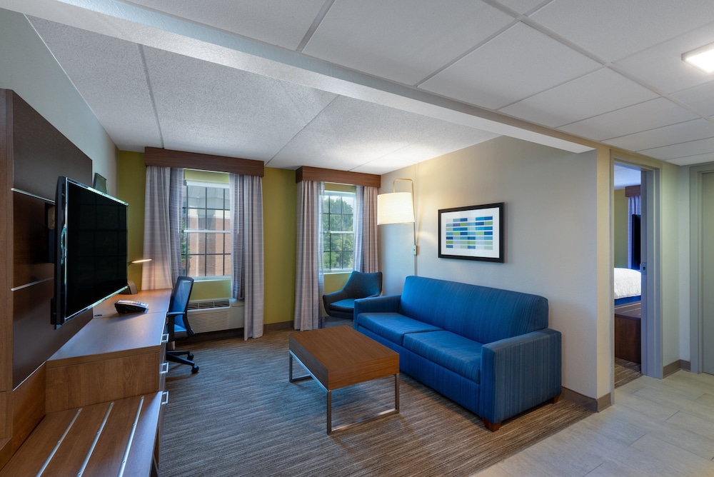 Suite, 1 Bedroom - Photo 5