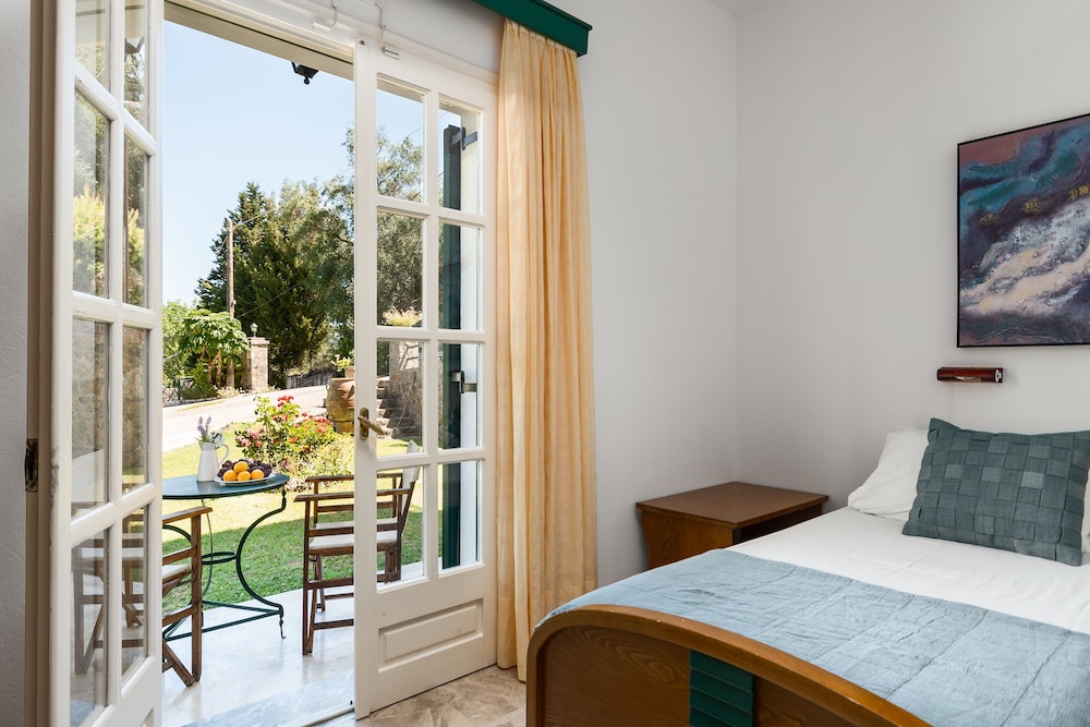 Studio, Garden View, Garden Area