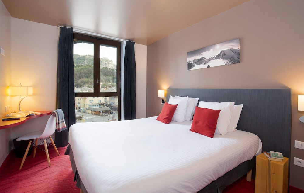 Superior Double Room, Resort View - Photo 13
