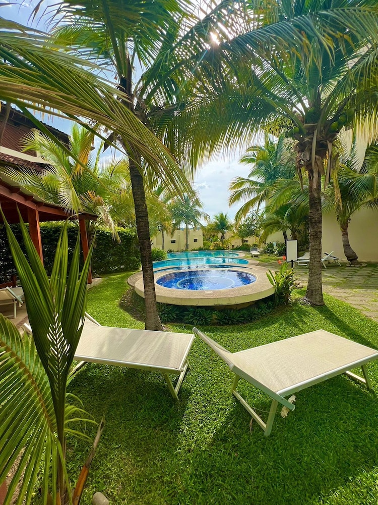 Exclusive Apartment, 2 Bedrooms, Kitchen, Ocean View photo 3