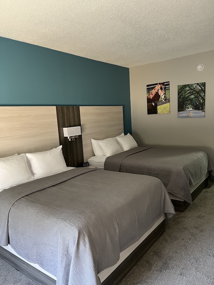 Standard Room, 2 Queen Beds, Non Smoking - Photo 3