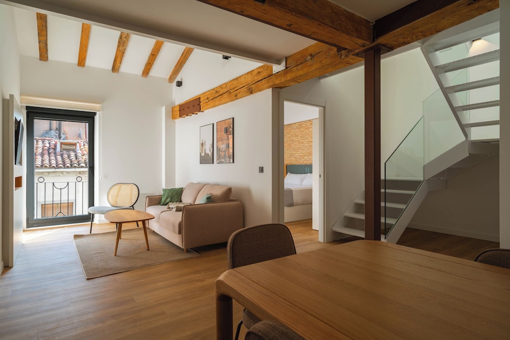 Two-Bedroom Apartment with Sofa Bed