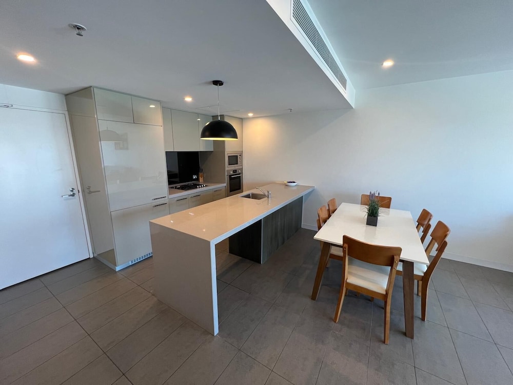 Two Bedroom One Bathroom Gabba View Apartment photo 3