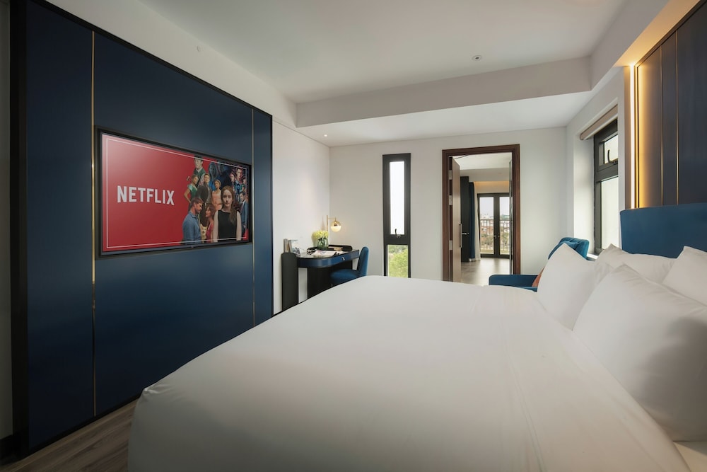 Signature Double Room, Lake View