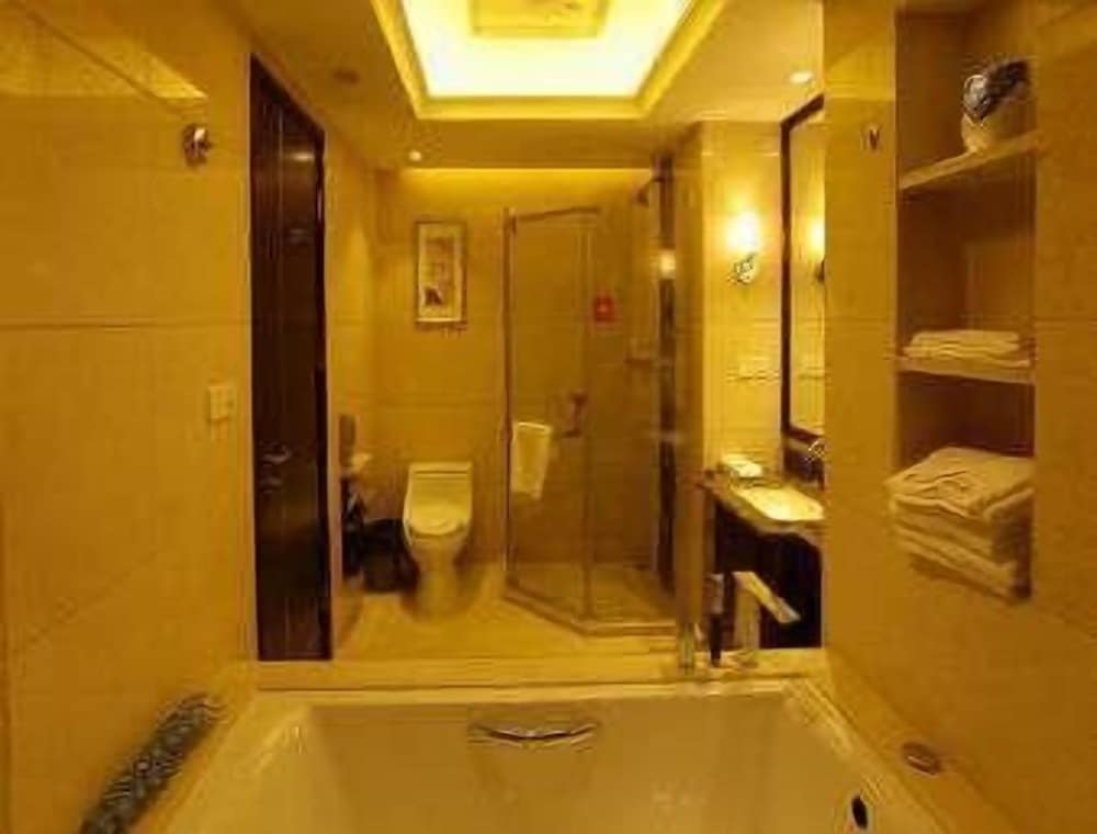 Suite, 1 King Bed, Non Smoking photo 2