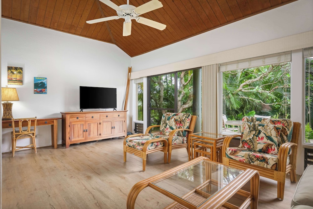 Suite, 1 Bedroom, Garden View