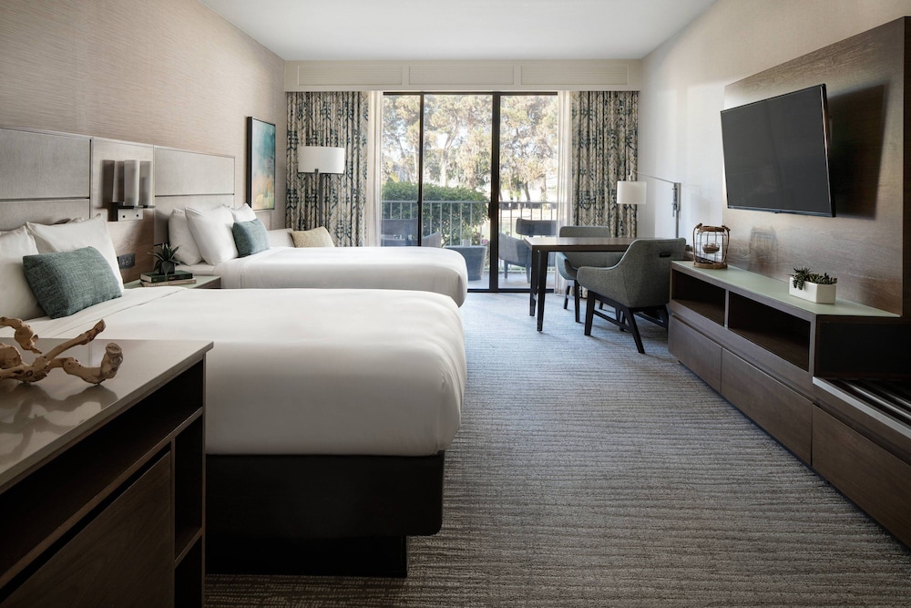 Room, 2 Double Beds, Bay View (Mobility Accessible, Roll-In Shower) - Photo 3