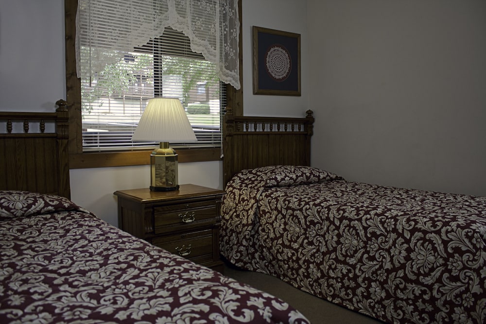 Traditional Condo, 2 Bedrooms, 2 Bathrooms, Mountain View photo 3