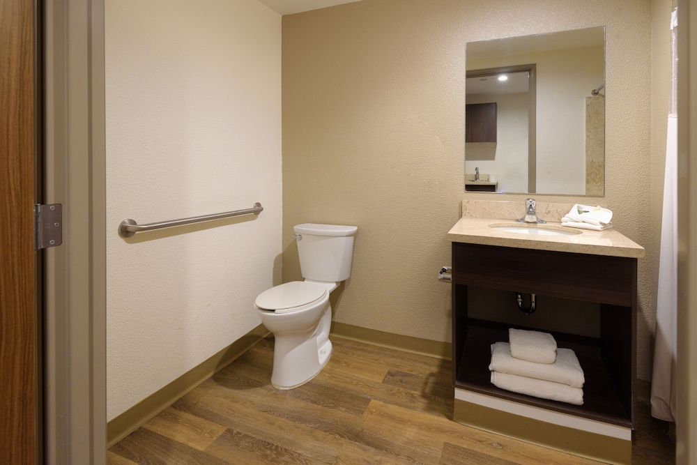 Suite, 1 Queen Bed - Photo 7