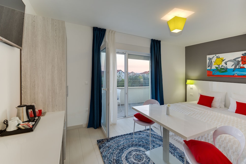 Standard Double Room, 1 King Bed photo 2
