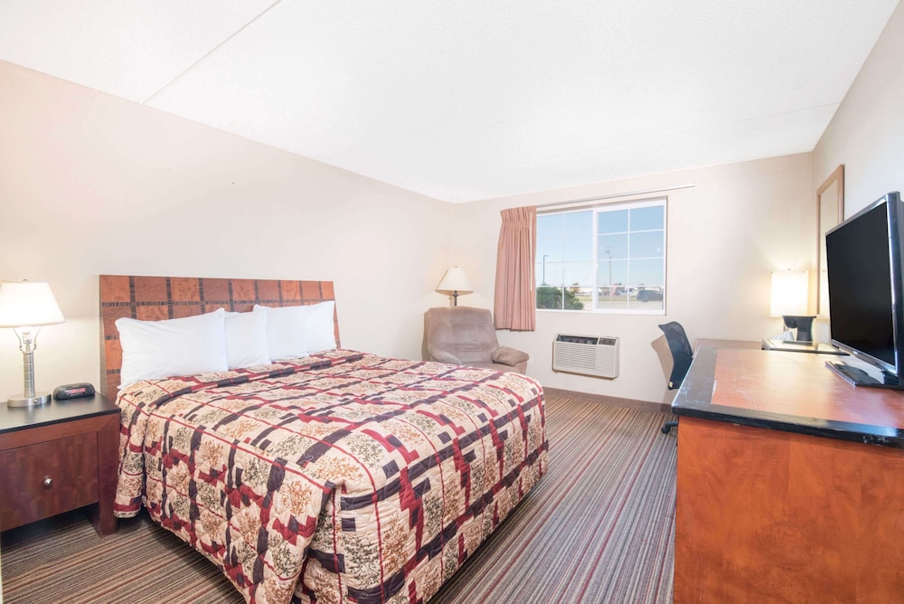 Executive Room, 1 Queen Bed - Photo 4