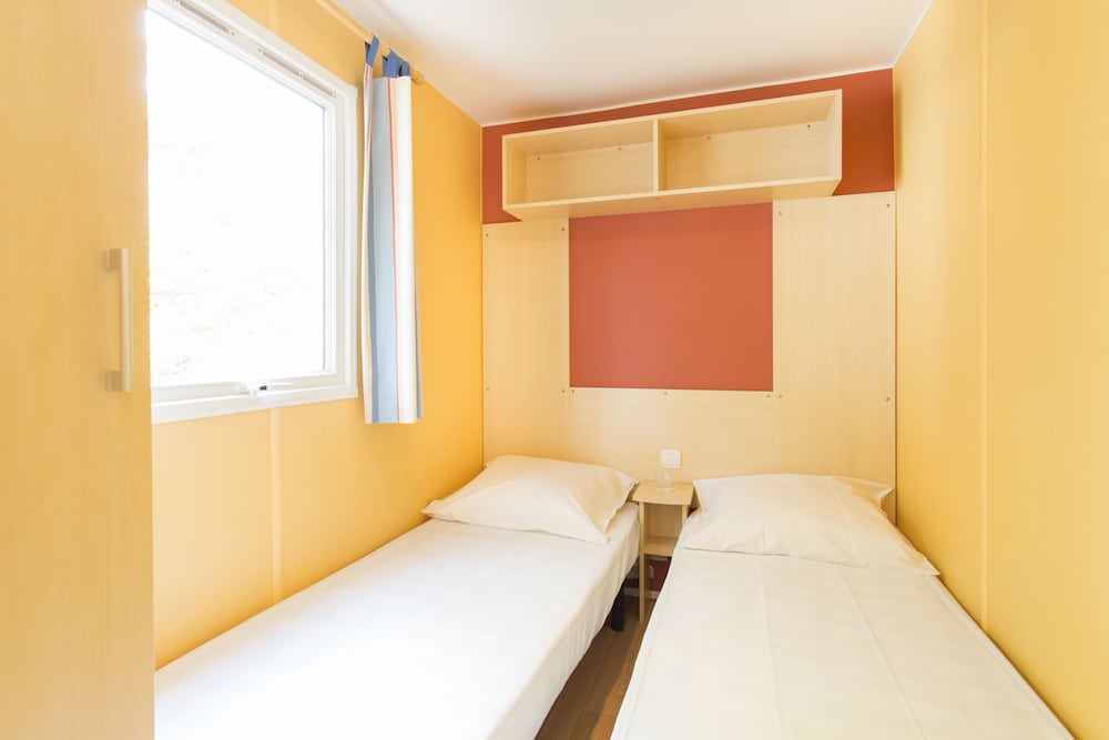Standard Mobile Home, 2 Bedrooms