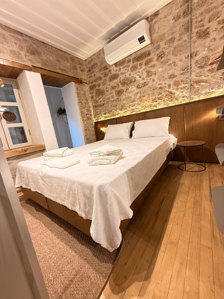 Classic Room, Balcony, Partial Sea View photo 1