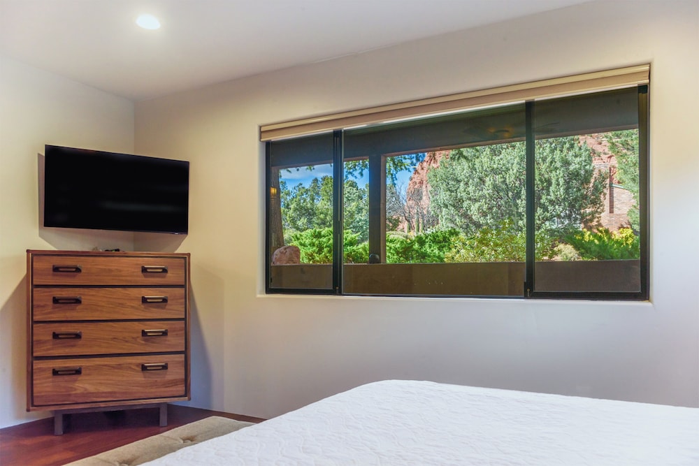 House (4 Bedrooms) photo 2