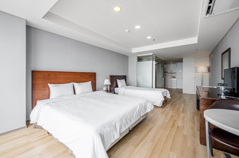 Deluxe Twin Room, Ocean View - Photo 1