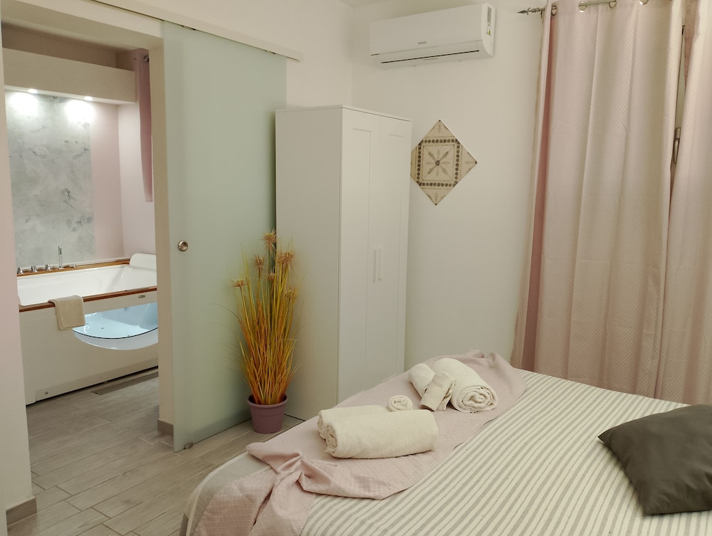 Deluxe Room - Photo 2