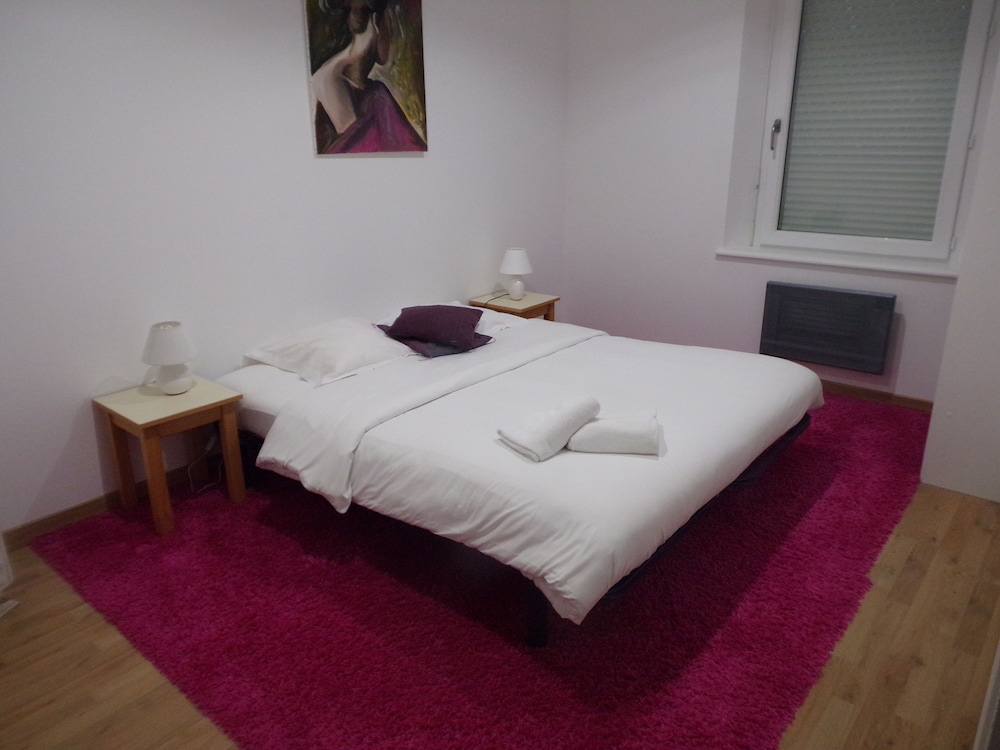 House, 2 Bedrooms, Non Smoking, Pets Not Allowed