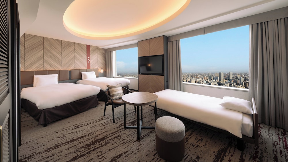 Triple Room*Twin + sofa bed Club Lounge access included (22nd floor and above, 42sqm), Non Smoking - Photo 1