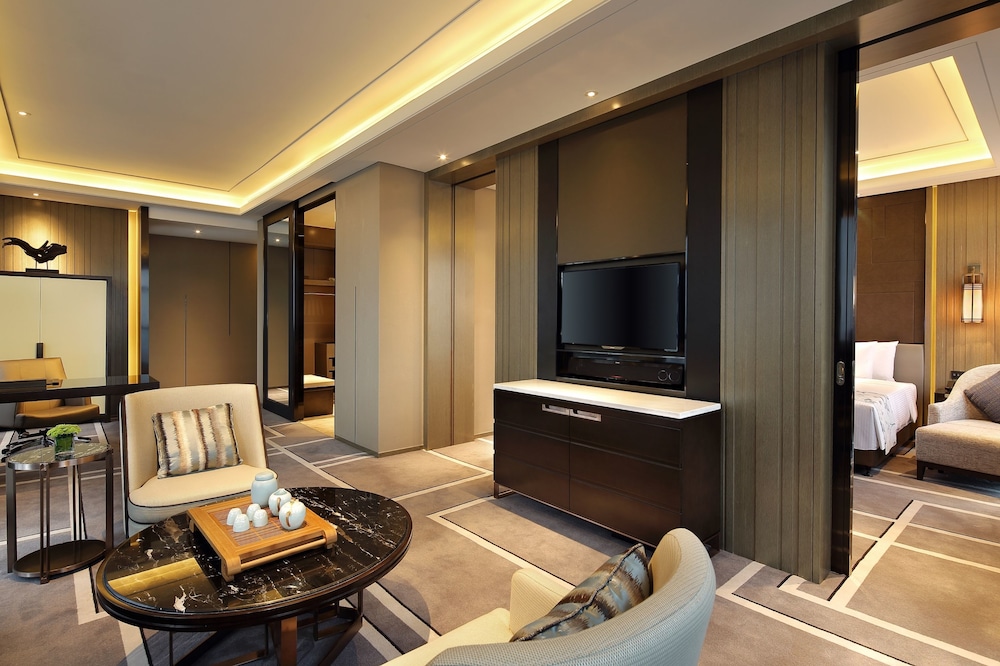 Deluxe Suite photo 2