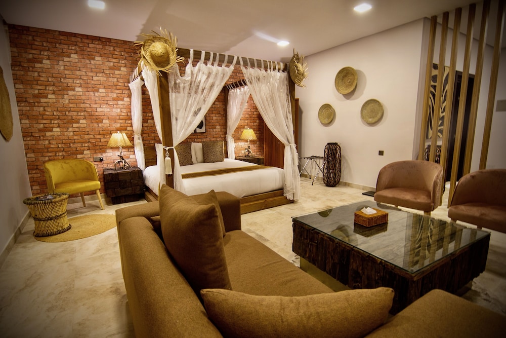 Luxury King Suite with Private Pool - Photo 1