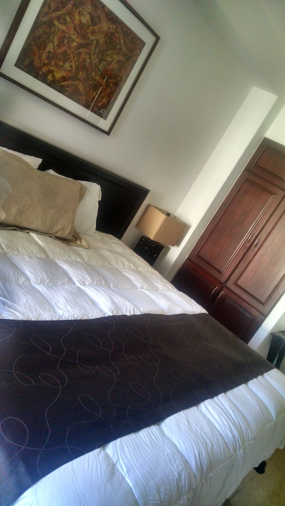 Standard Room, 1 King Bed photo 2