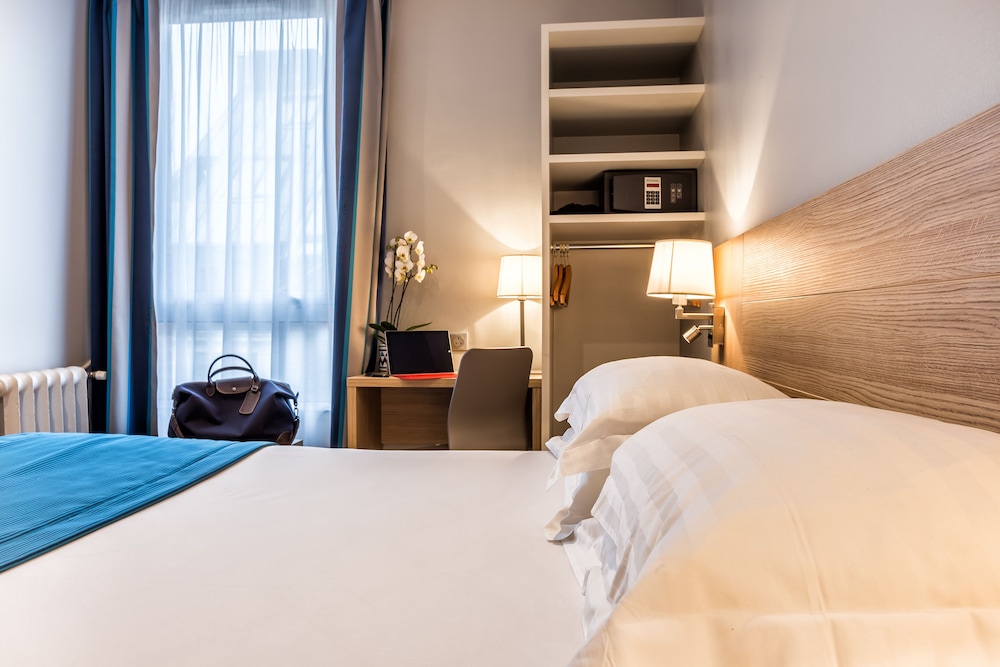Classic Double Room, 1 Double Bed, Courtyard View photo 2