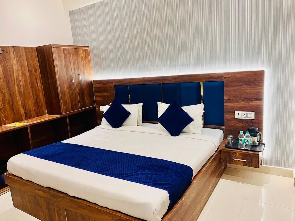 Deluxe Double Room, 1 Double Bed, Non Smoking, Air conditioning
