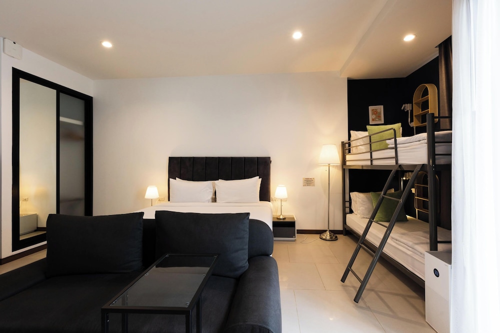 Family Room - Photo 22