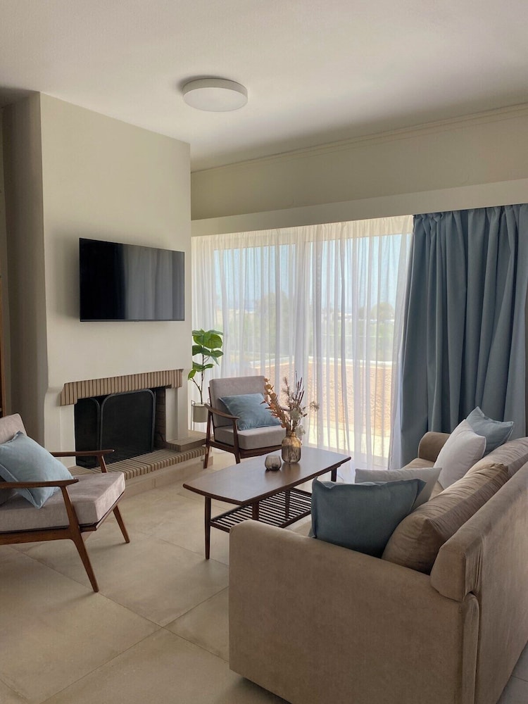Studio Suite, 2 Bedrooms