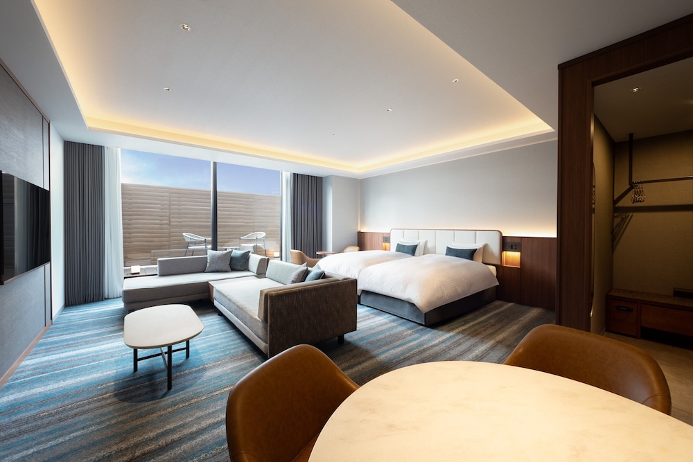 Oriental Grand Residence Special Offer with Mini-Kitchen, Washer/Dryer, Non-Smoking