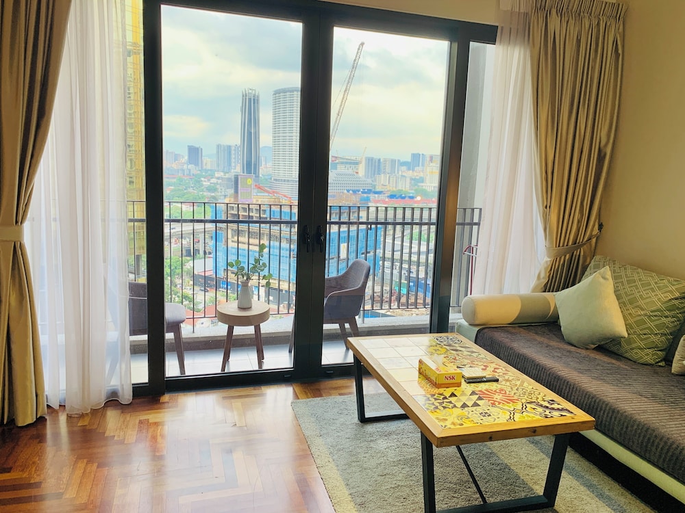 Luxury Apartment, 2 Bedrooms, City View