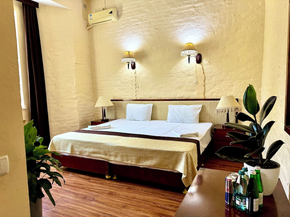 Standard Double or Twin Room - Photo 1