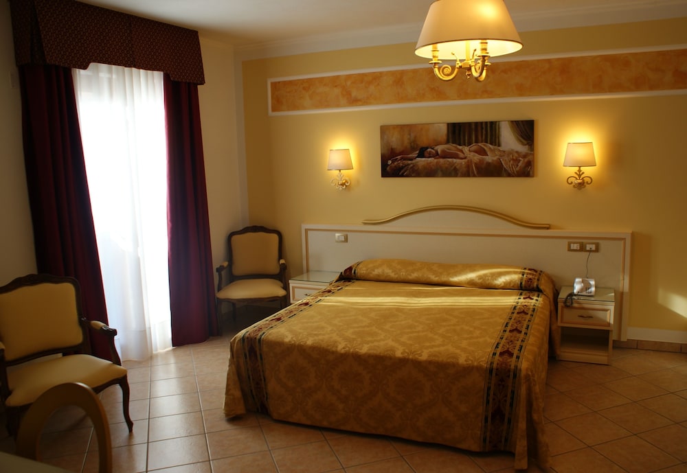 Elite Double or Twin Room - Photo 3