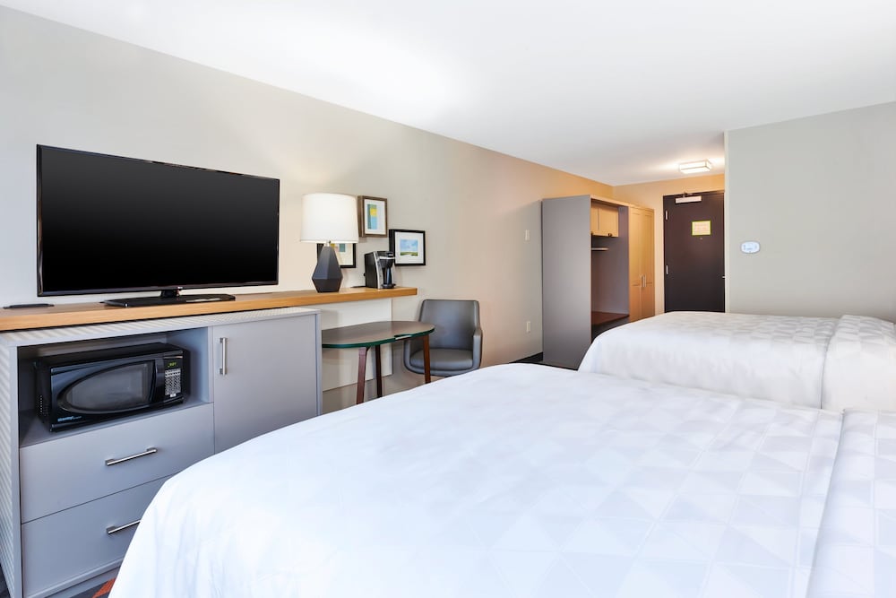 Standard Room, 2 Queen Beds, Accessible (Communications, Roll-In Shower) photo 2
