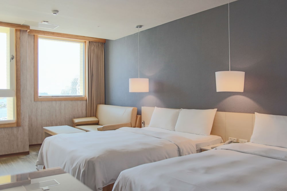 Deluxe Room, 2 Double Beds, Harbor View photo 1