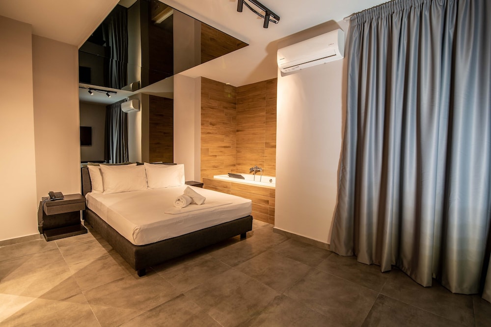 Romantic Studio Suite