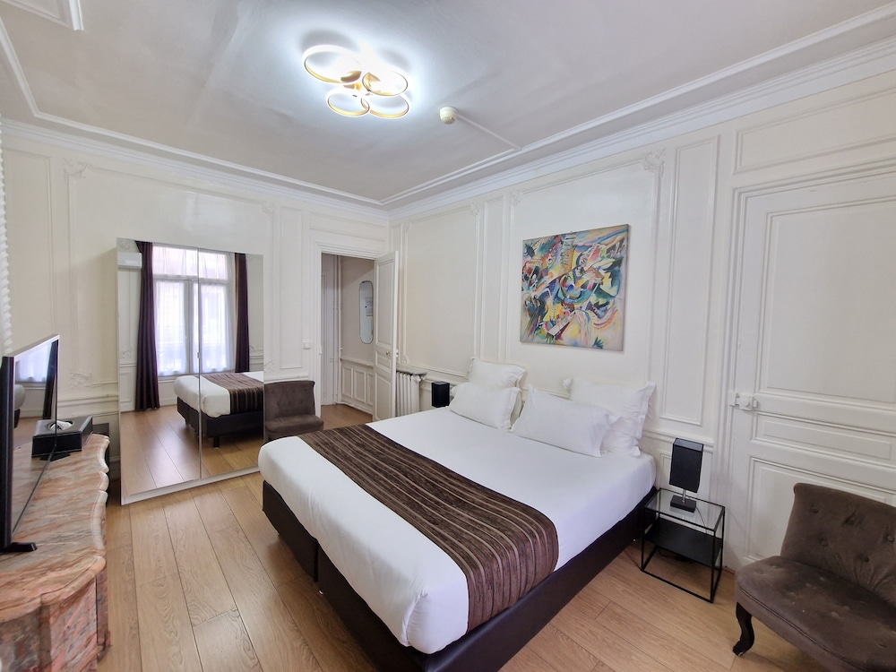 Standard Room photo 2