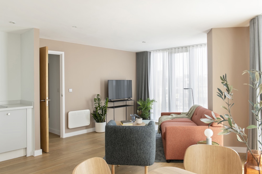 Apartment, 2 Bedrooms - Photo 2