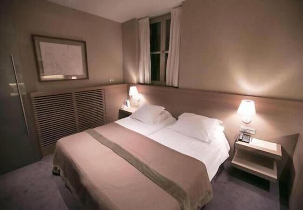 Deluxe Twin Room, 1 Double Bed, Non Smoking photo 2