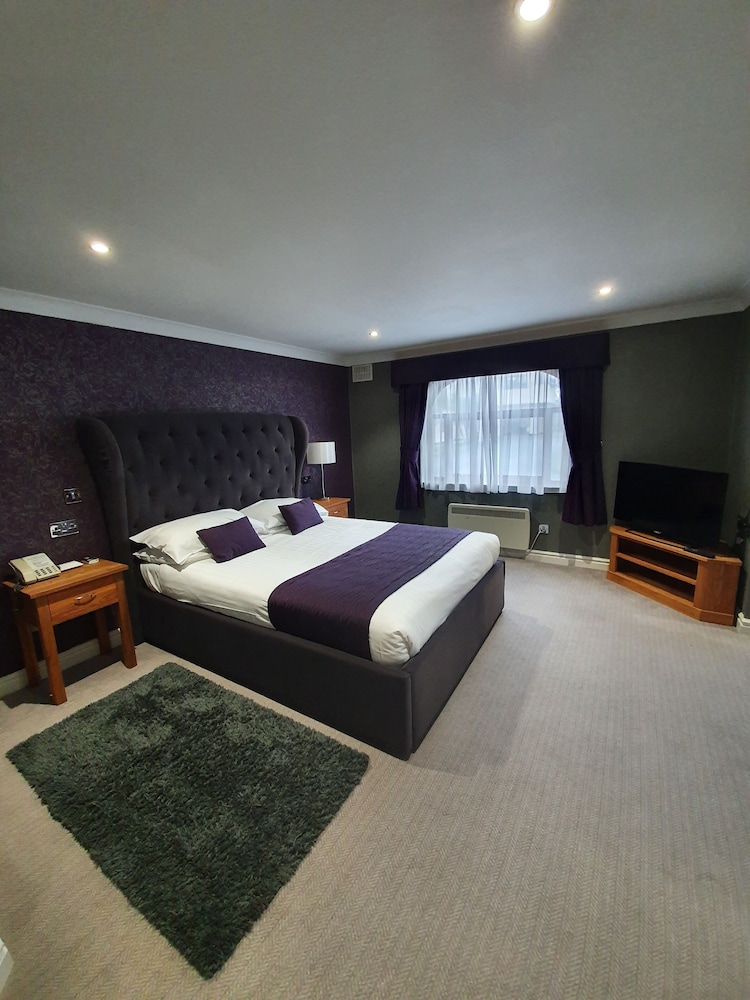 Superior Suite, 1 King Bed - Photo 4
